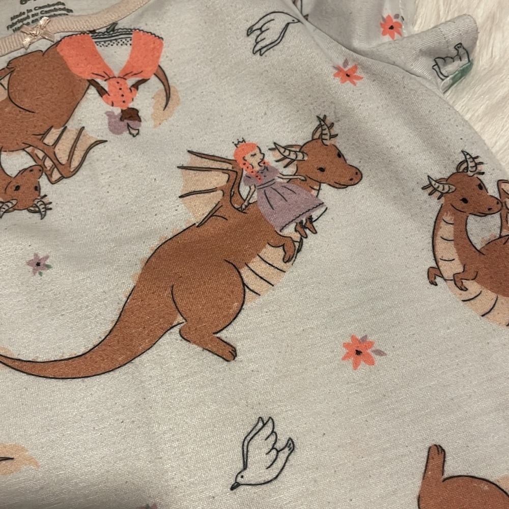 Carters nightgown - size 6/7 - Picture 2 of 3